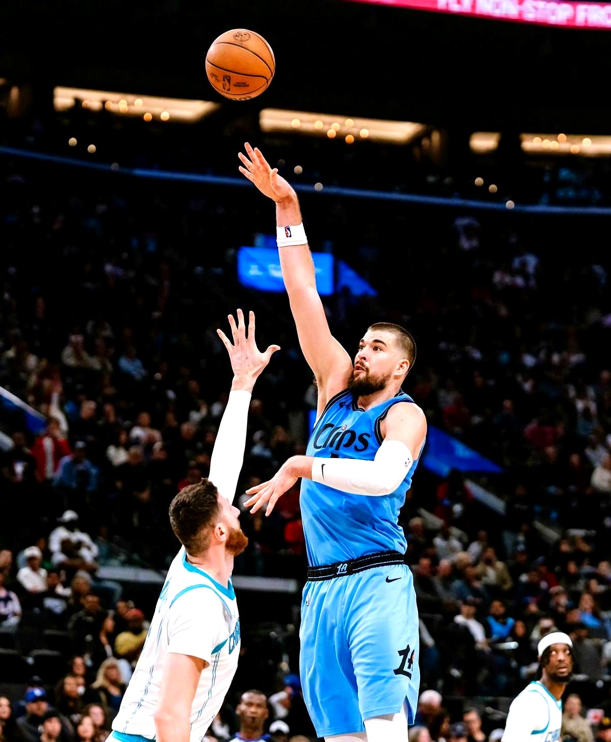 包含关键时刻荷甲传出新动向，洛杉矶快船内部沟通，管理层表态：悬念犹存，细节决定成败的词条-竞博平台