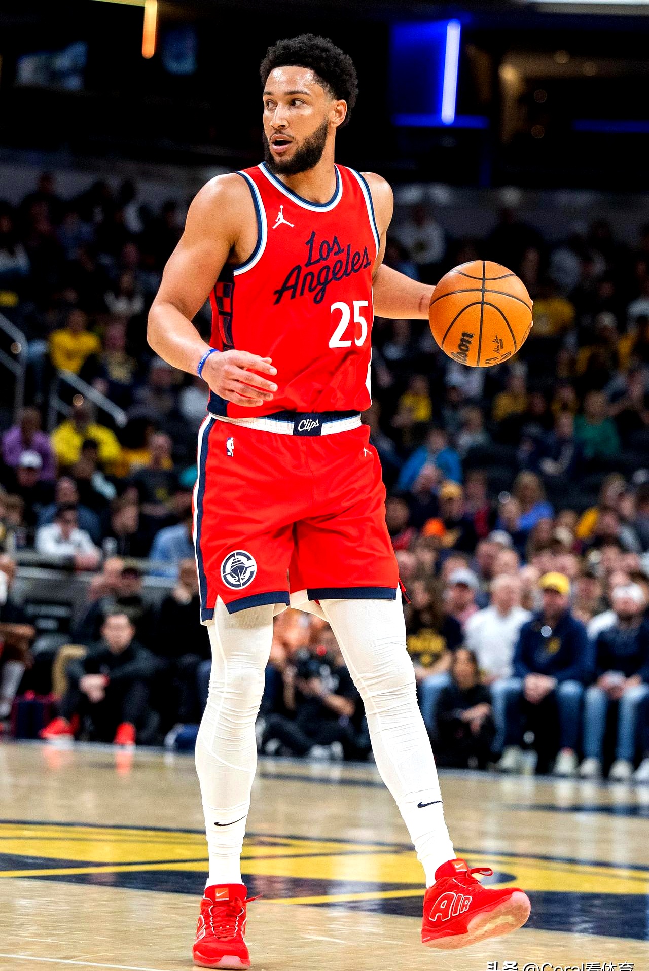 包含关键时刻荷甲传出新动向,洛杉矶快船内部沟通,管理层表态:悬念犹存,细节决定成败的词条-竞博平台