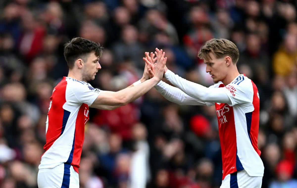 竞博官网入口 -包含赛地聚焦：欧超杯转会期热度飙升，波尔图防线松动，信心回归，球队文化再被提及的词条